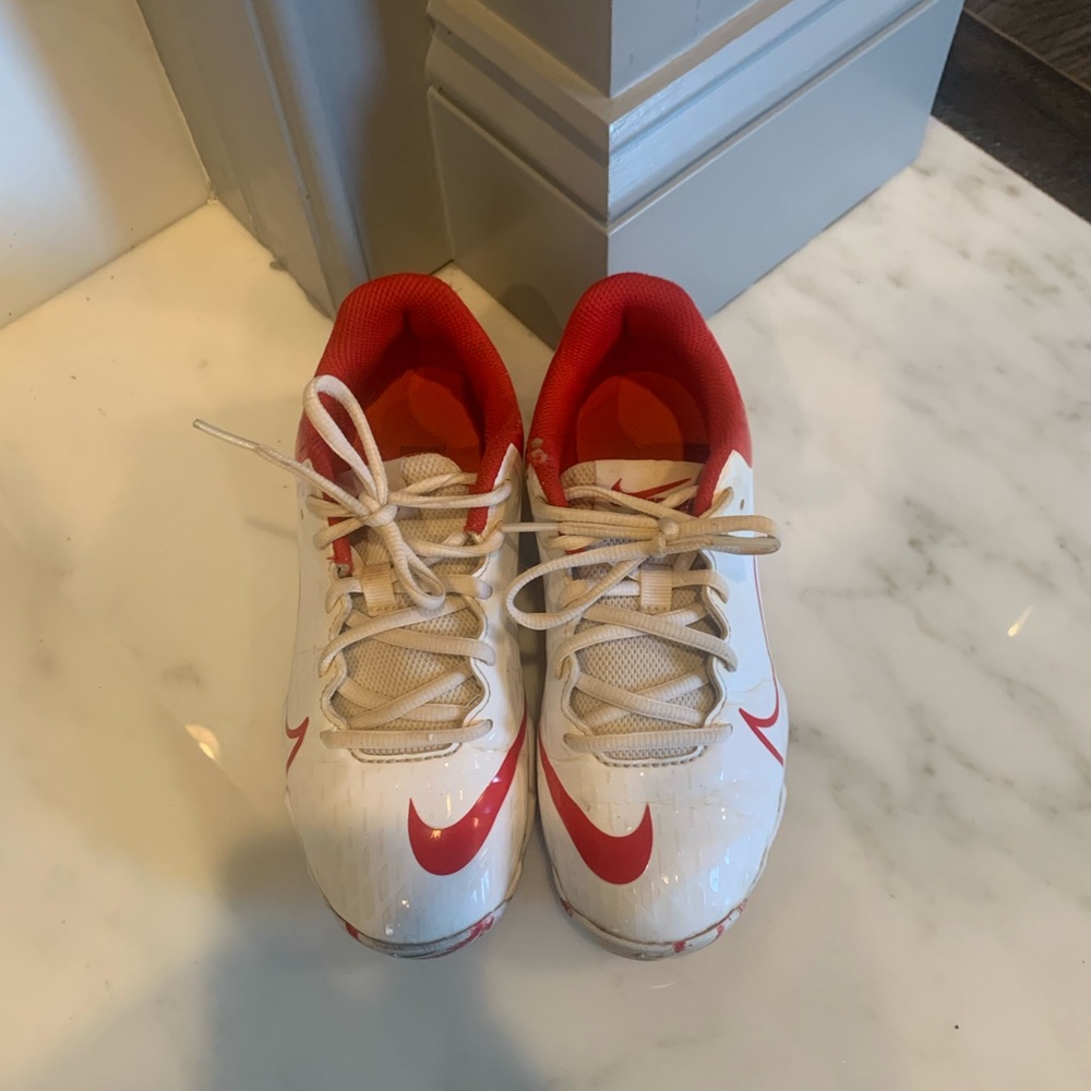 Girls softball cleats, 3Y, Nike, red and white